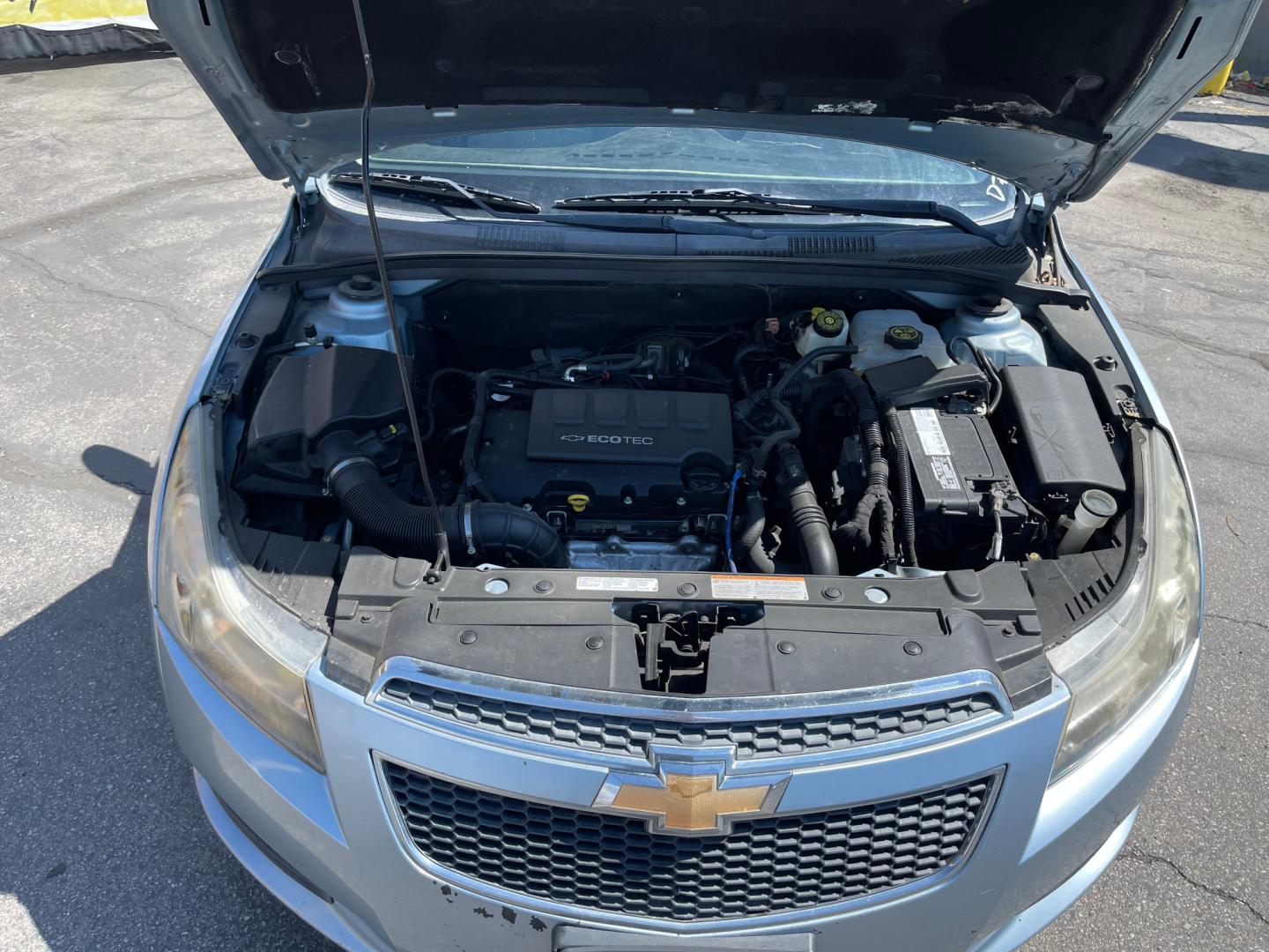 2011 Blue /Tan Chevrolet Cruze LT (1G1PF5S93B7) with an 1.4Liter 4 CYLINDER engine, AUTOMATIC transmission, located at 801 South State Street, Salt Lake City, UT, 84111, (801) 328-0098, 40.751953, -111.888206 - 2011 Chevrolet Cruze LT Blue. Gets great gas mileage with a 1.4 Liter 4 cylinder engine. Must come see it is a clean title with no reported accidents on the CarFax. - Photo#17